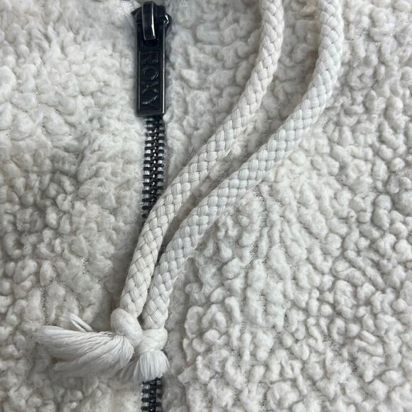 Roxy Women’s White pullover Hooded Fuzzy Fleece Jacket Size Small - Picture 6 of 6
